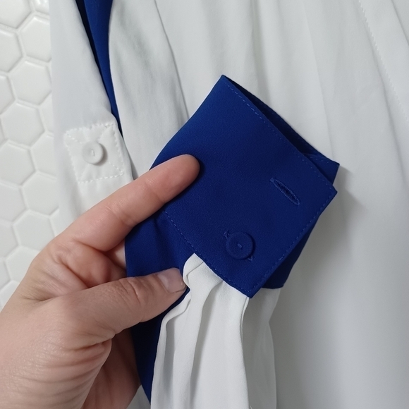 BCBGMAXAZRIA Alaine Contrast Yike V Neck Top Blouse - White / Blue - Picture 5 of 8